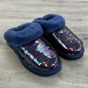 🍁 UGG 🍁 CLUGGETTE SEQUIN NAVY SLIPPERS